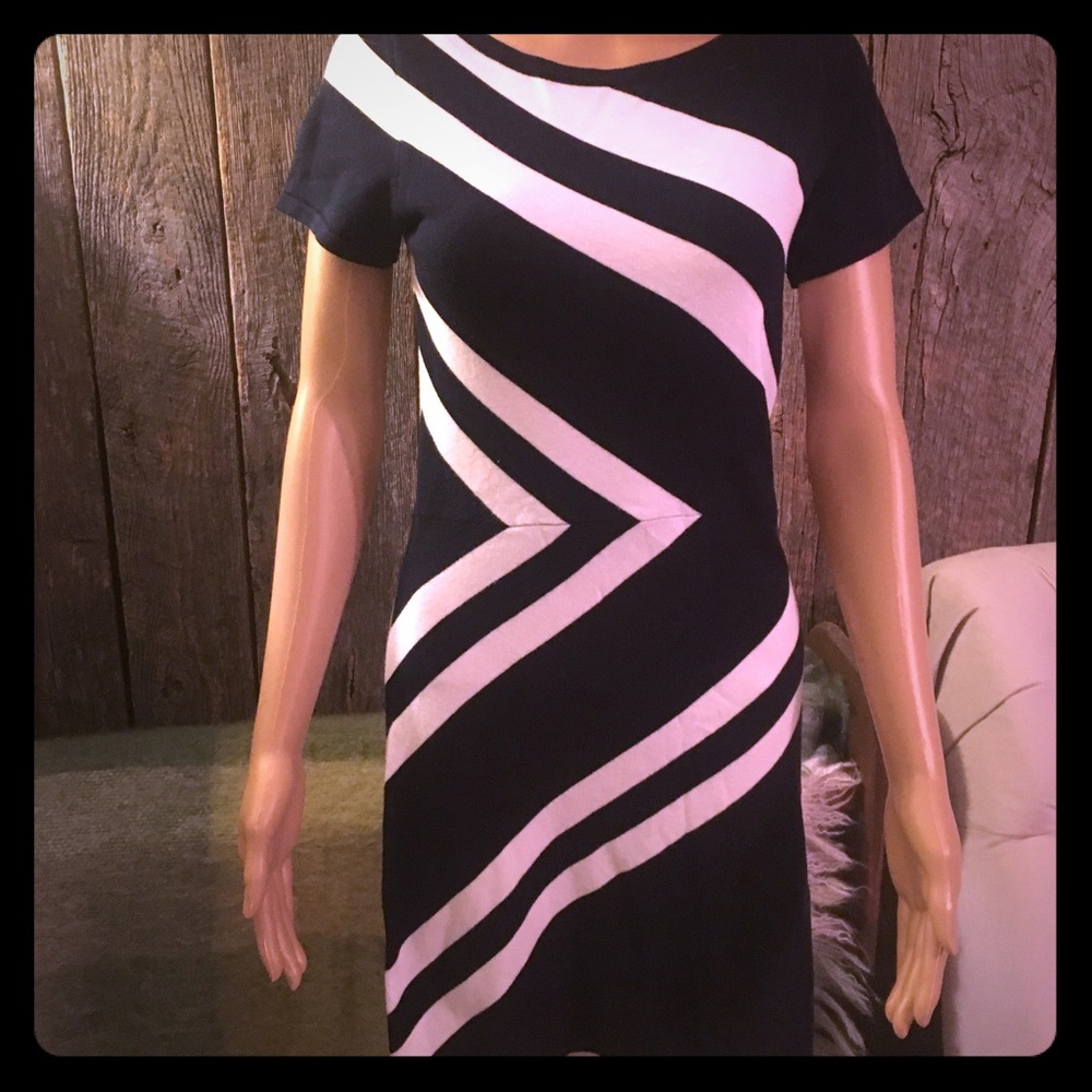 Alice + Olivia navy blue/white dress size small
